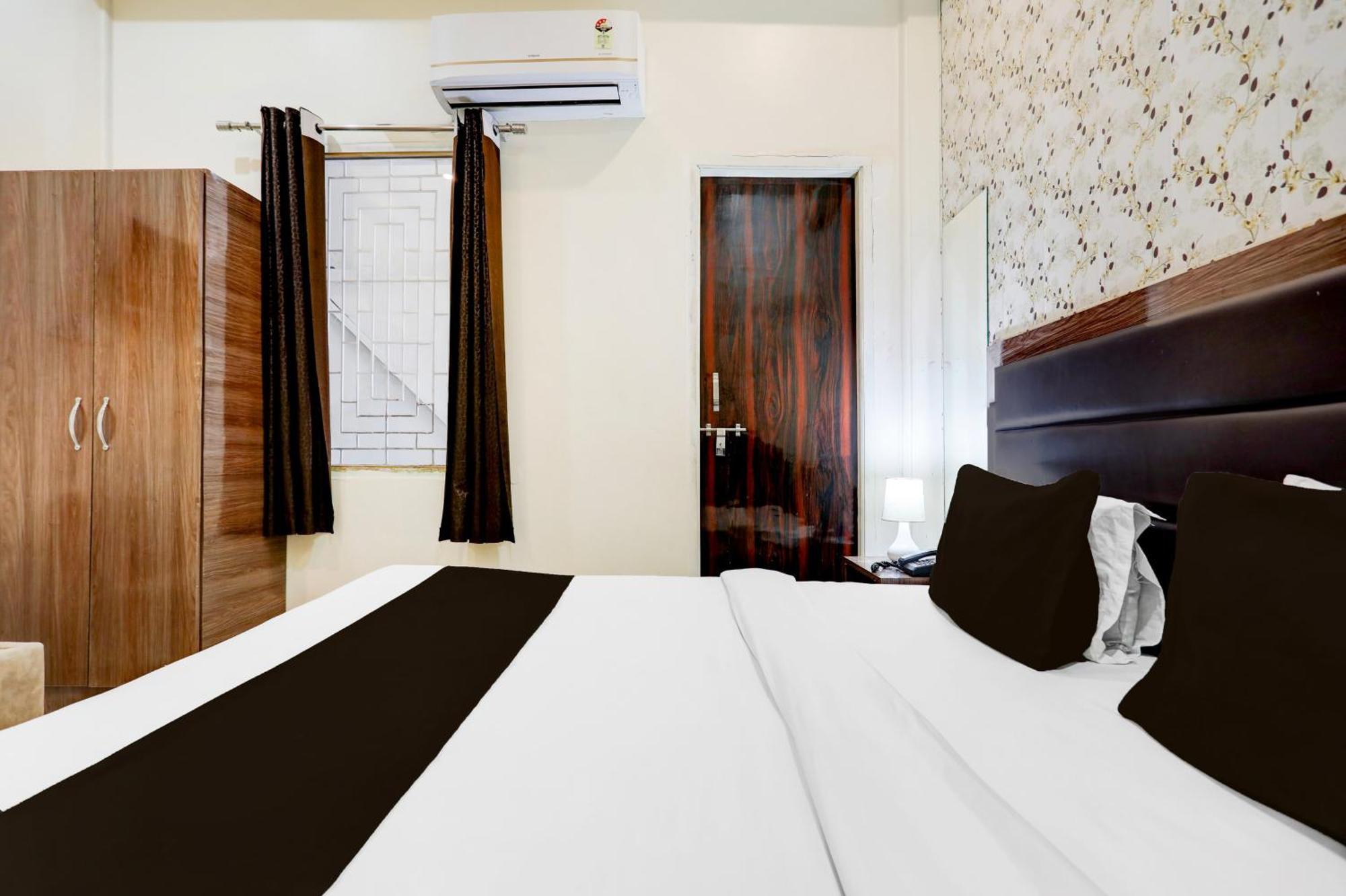 Super Hotel O Sankat Mochan Gandhi Nagar Kakarmatha エクステリア 写真